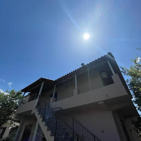 Vila Isufaj * Uznove