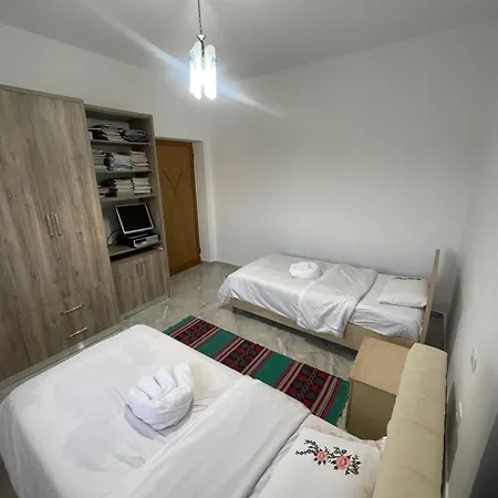 Vila Isufaj * Uznove